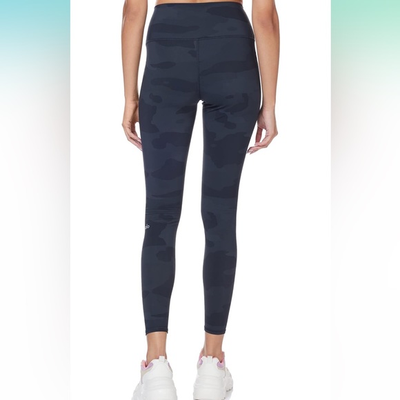 ALO High Waist Vapor Legging - Picture 3 of 5
